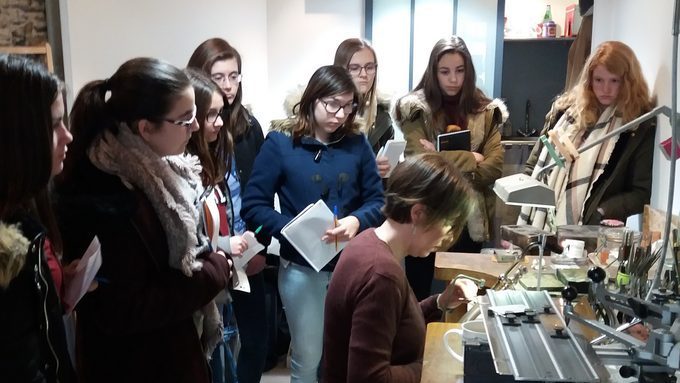 Visite chez un créateur de bijoux